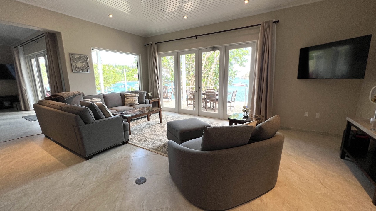 Photo of Livingroom in Hart Bay
