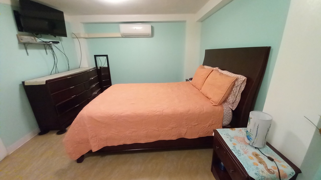 Photo of Bedroom in Estate Crown and Hawk