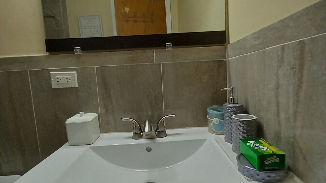 Photo of Bathroom in Estate Crown and Hawk