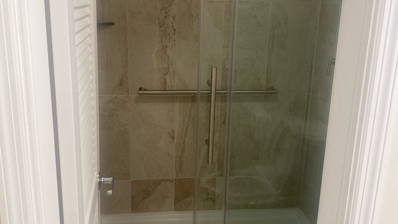 Photo of Bathroom in Estate Kings Quarter