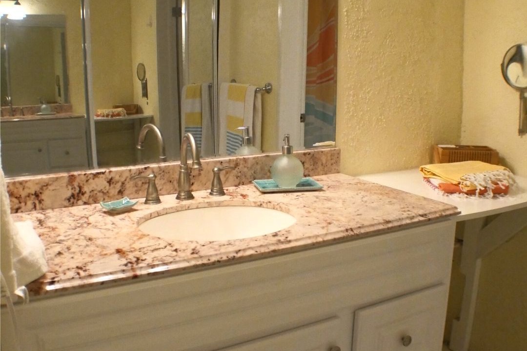 Photo of Bathroom in Estate Golden Rock