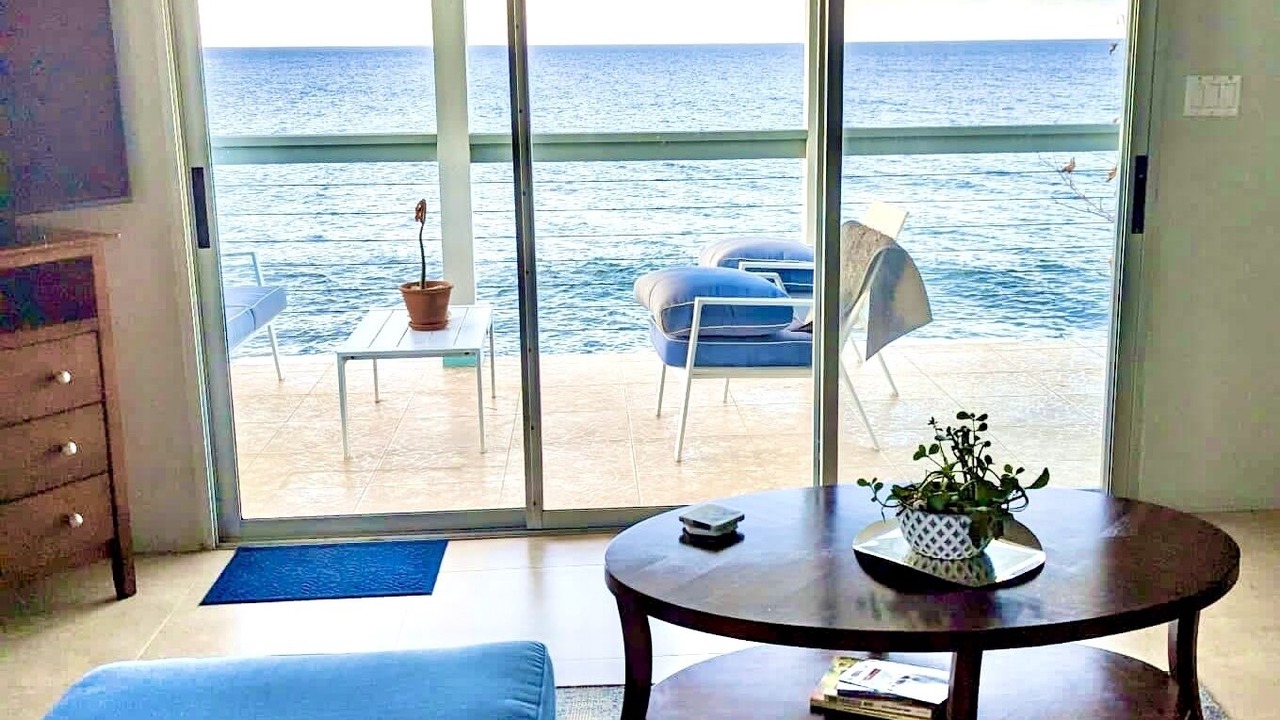 Photo of Livingroom in Cane Bay