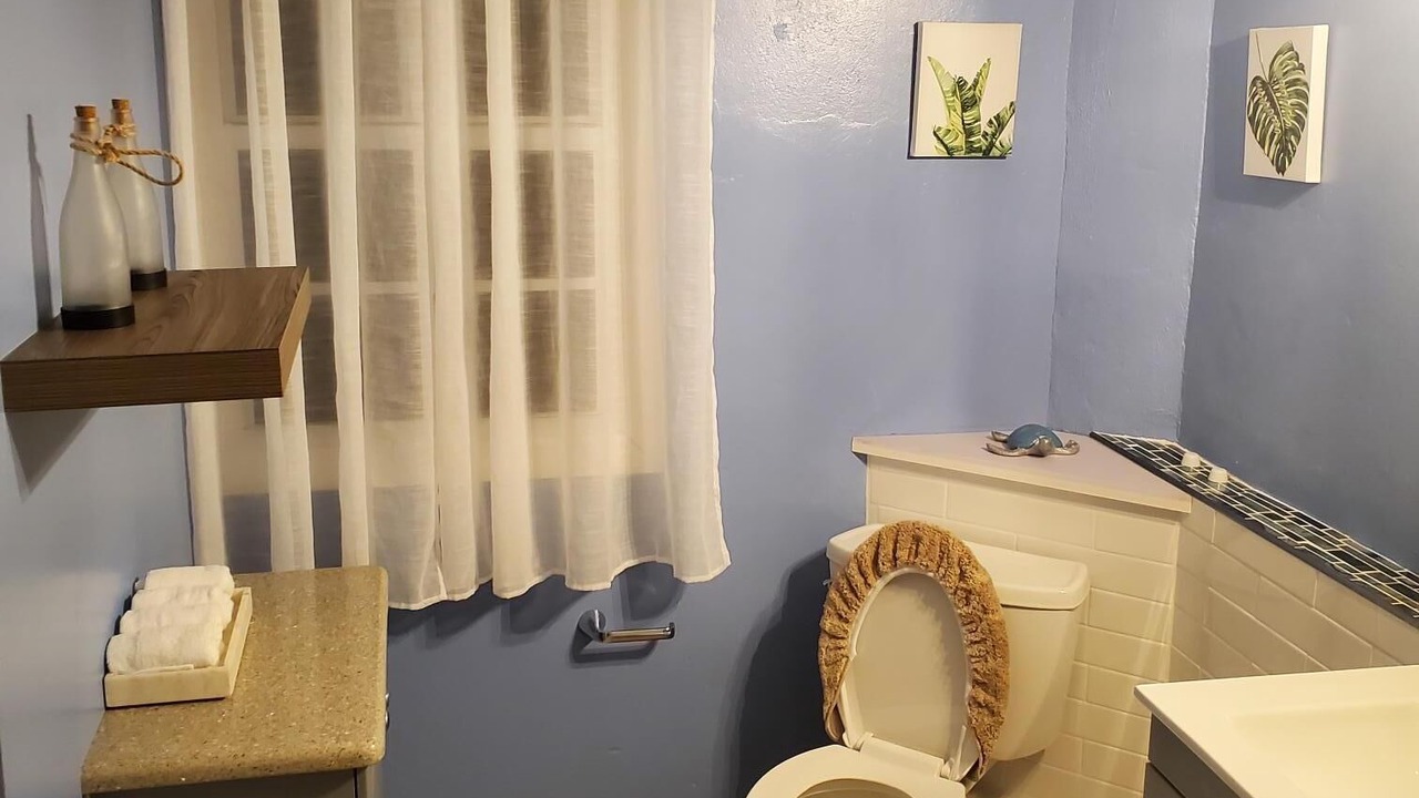 Photo of Bathroom in Estate Queens Quarter