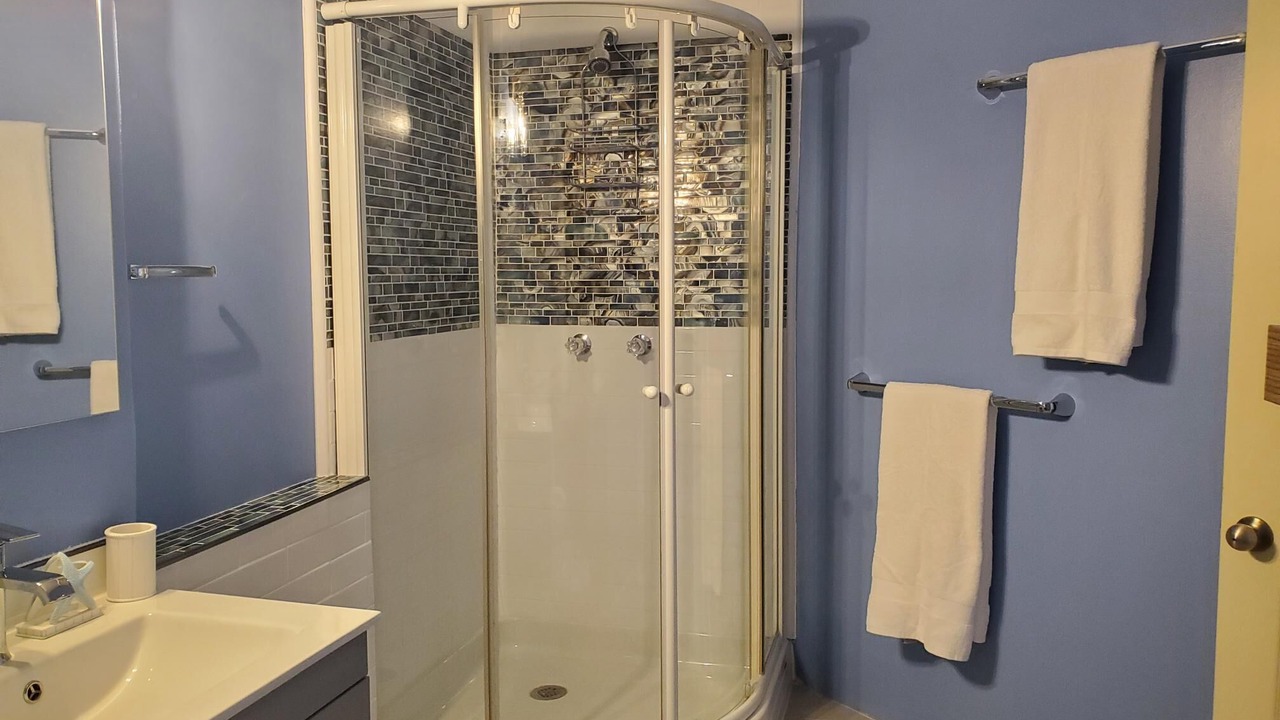 Photo of Bathroom in Estate Queens Quarter