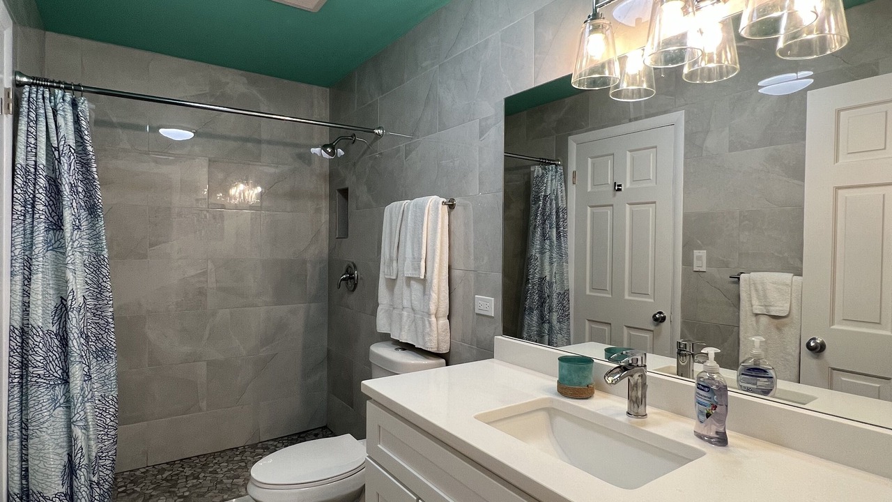 Photo of Bathroom in Orange Grove