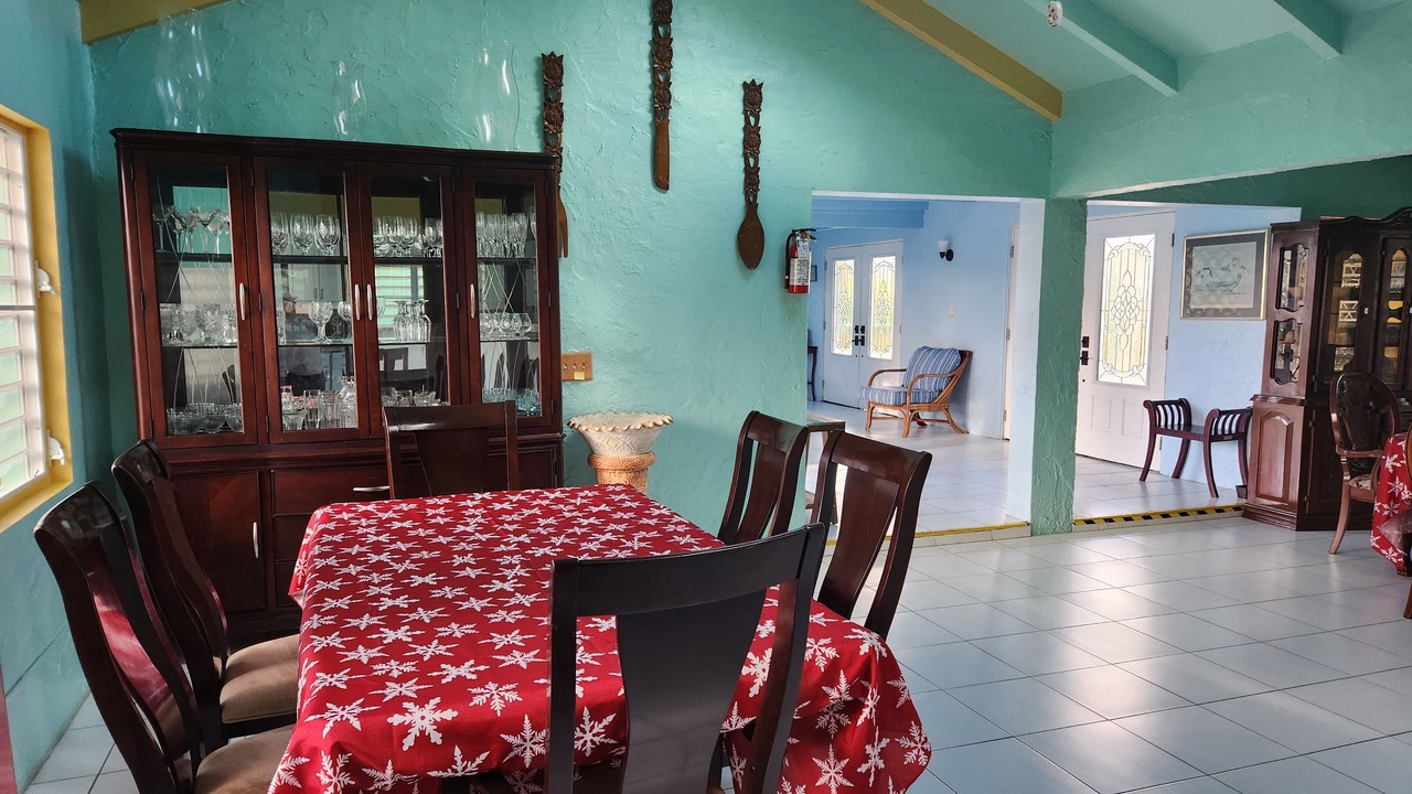 Photo of Livingroom in Orange Grove