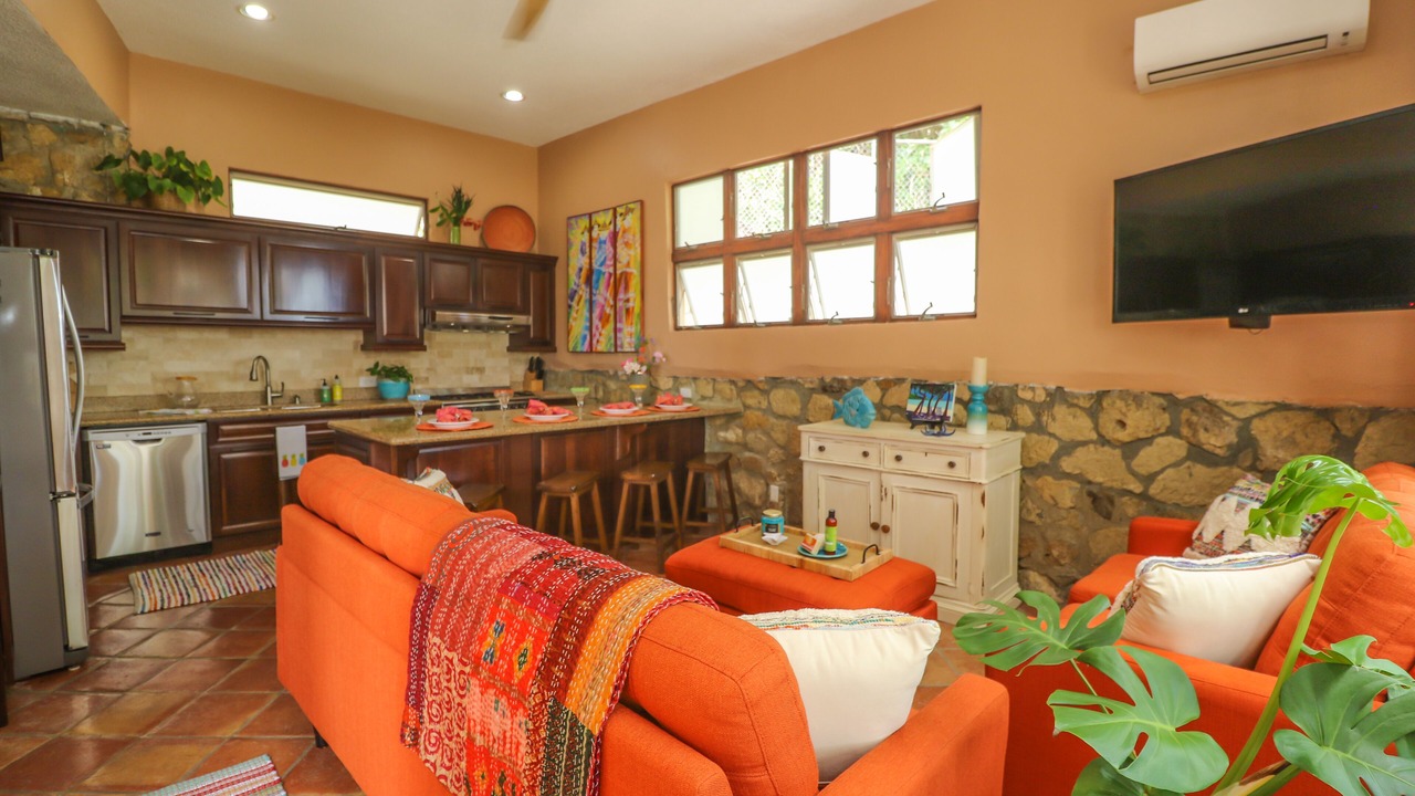 Photo of Livingroom in Orange Grove