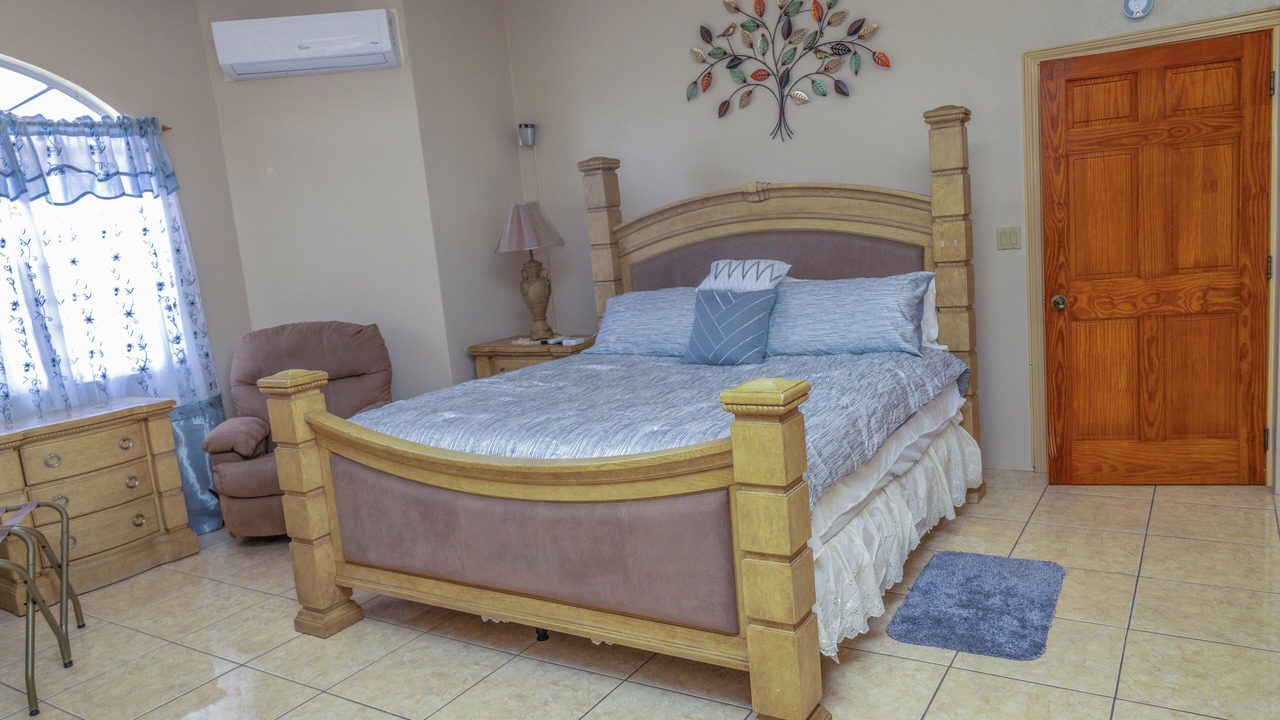 Photo of Bedroom in Orange Grove