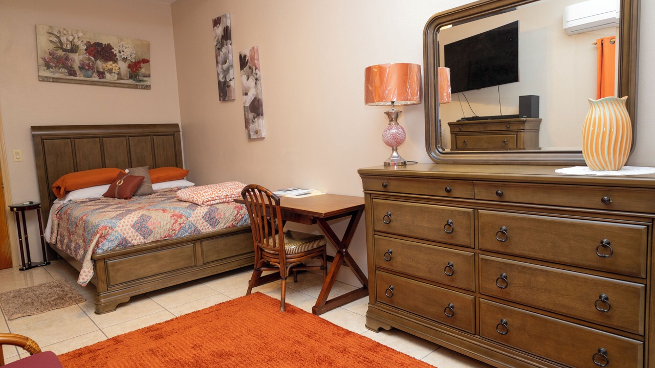 Photo of Bedroom in Orange Grove