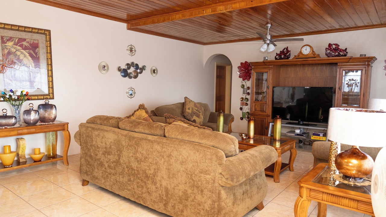 Photo of Livingroom in Orange Grove