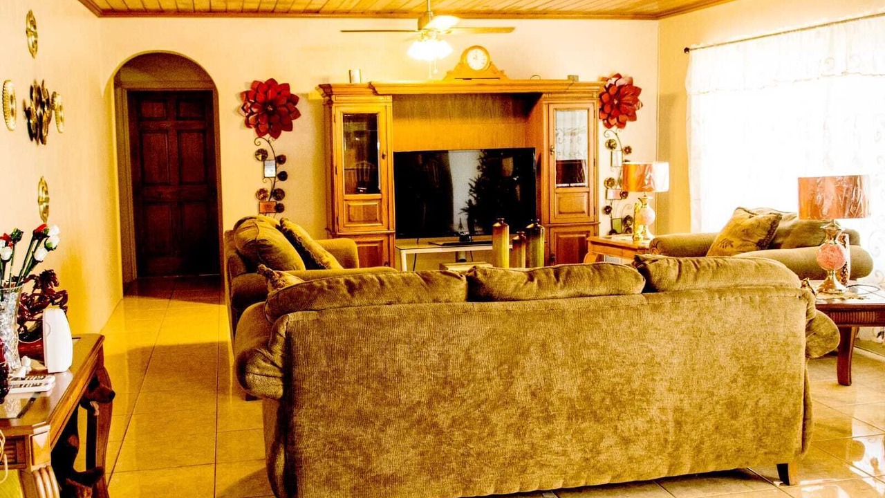 Photo of Livingroom in Orange Grove