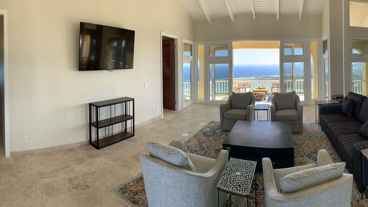 Photo of Livingroom in Estate Clairmont