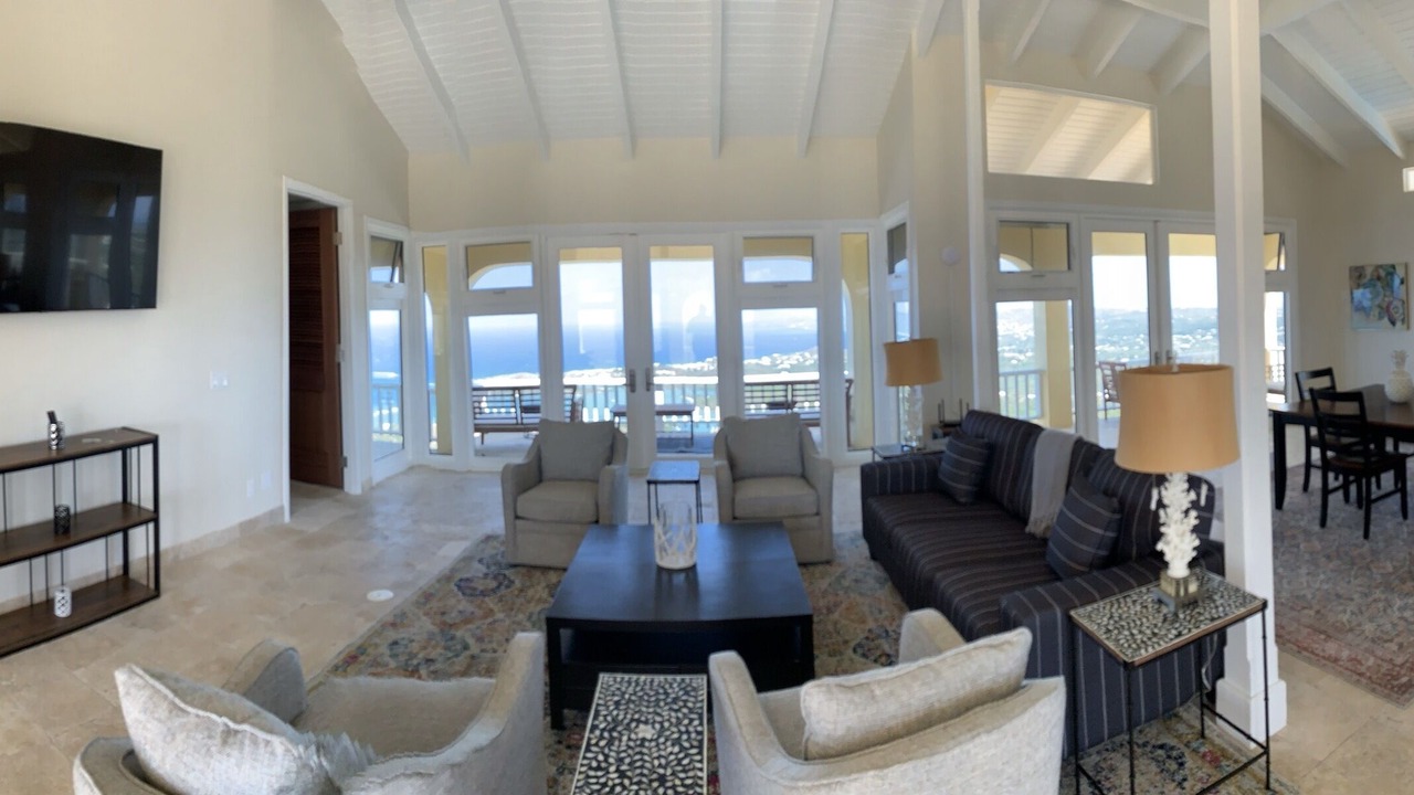 Photo of Livingroom in Estate Clairmont
