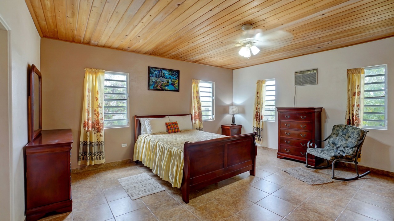 Photo of Bedroom in Estate Barren Spot 2