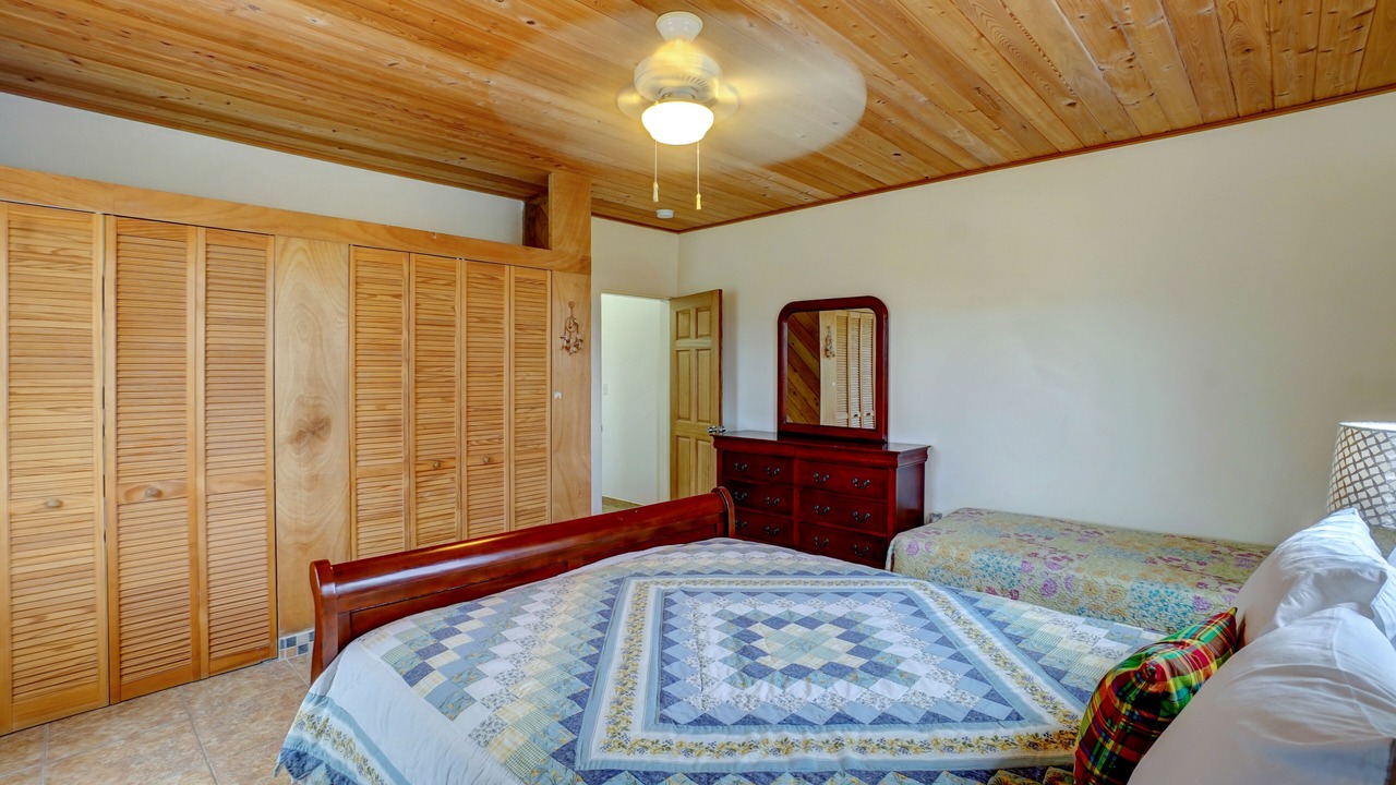 Photo of Bedroom in Estate Barren Spot 2