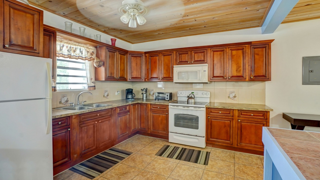 Photo of Kitchen in Estate Barren Spot 2