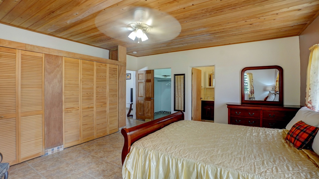 Photo of Bedroom in Estate Barren Spot 2