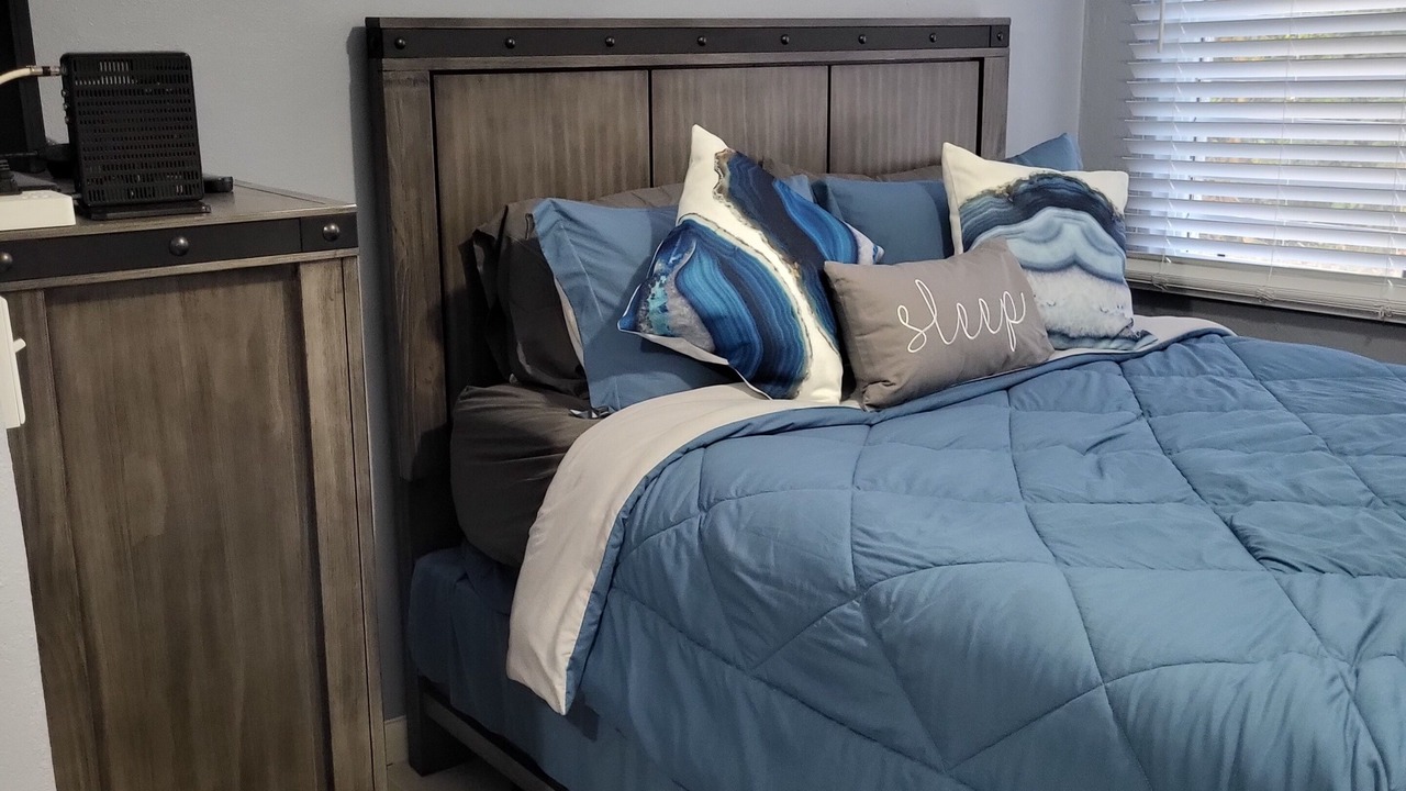 Photo of Bedroom in Estate Strawberry Hill
