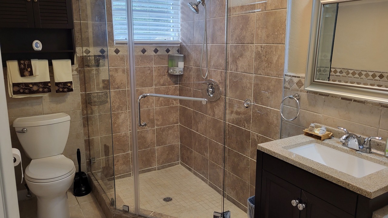 Photo of Bathroom in Estate Strawberry Hill