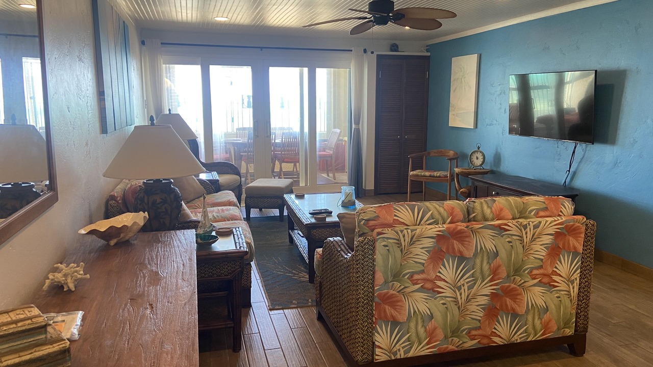 Photo of Livingroom in Estate Golden Rock