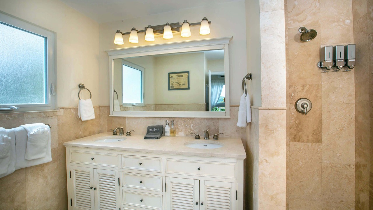 Photo of Bathroom in Great Cruz Bay