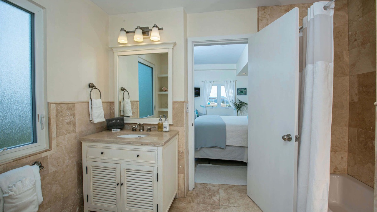 Photo of Bathroom in Great Cruz Bay