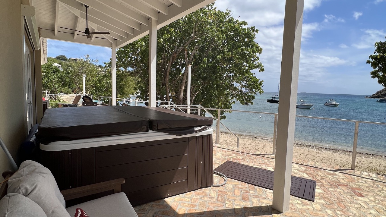 Photo of Patio Balcony in Hart Bay