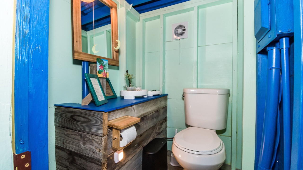 Photo of Bathroom in Estate Mandal