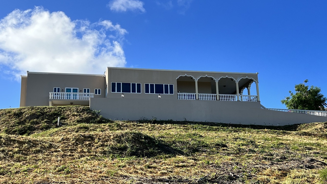 Photo of Outdoor in Estate Saint Peters