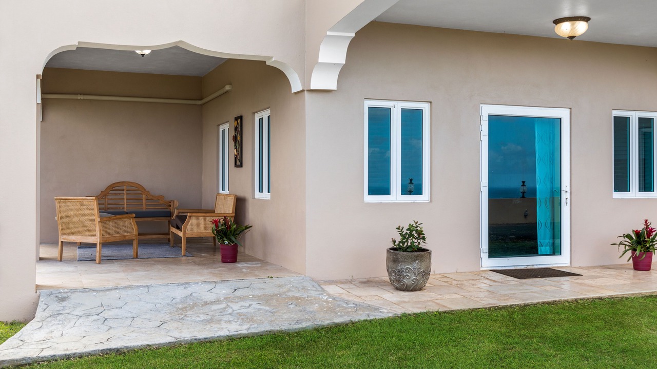 Photo of Outdoor in Estate Saint Peters