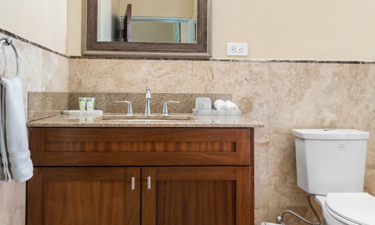 Photo of Bathroom in Estate Saint Peters
