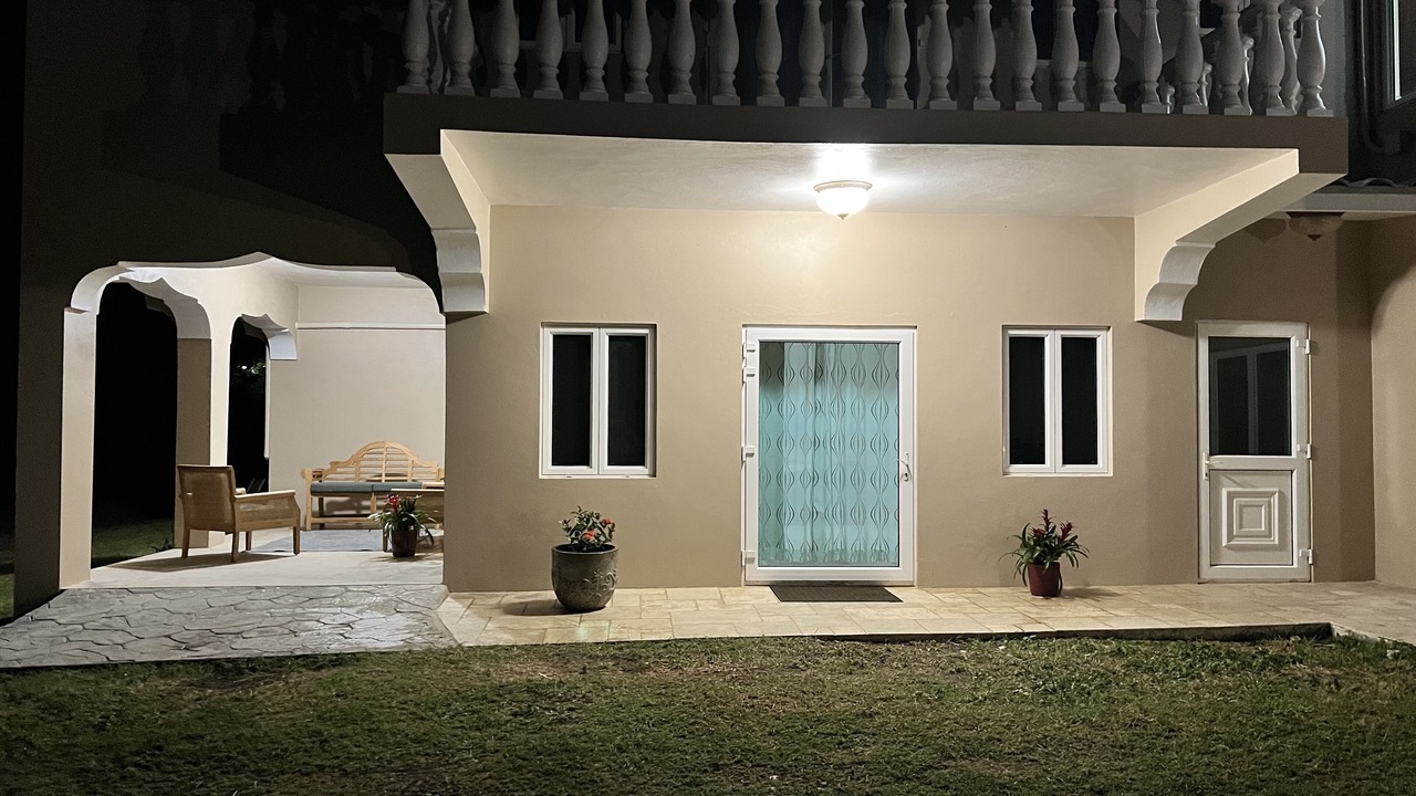 Photo of Outdoor in Estate Saint Peters