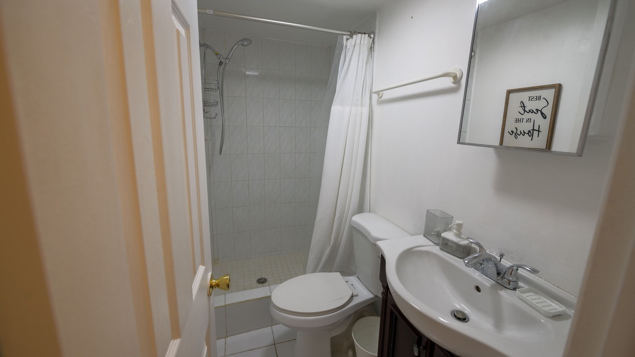Photo of Bathroom in Estate Mount Pleasant West