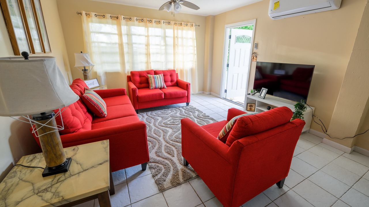 Photo of Livingroom in Estate Mount Pleasant West