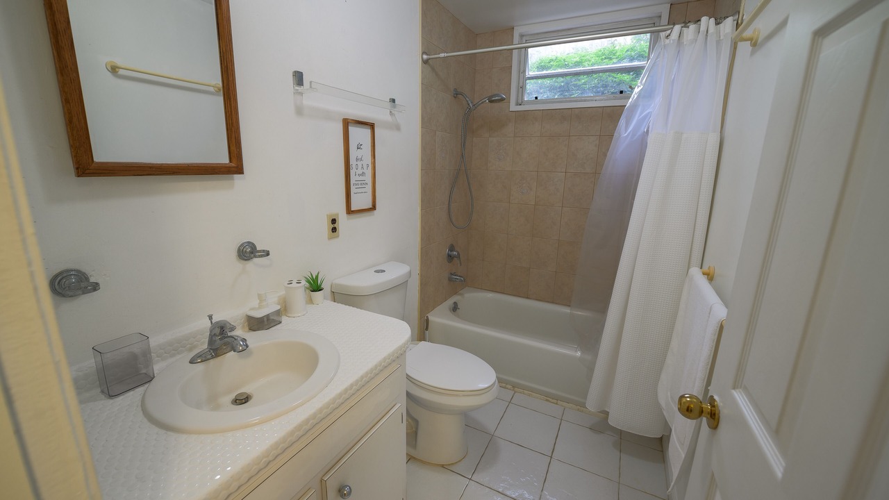 Photo of Bathroom in Estate Mount Pleasant West
