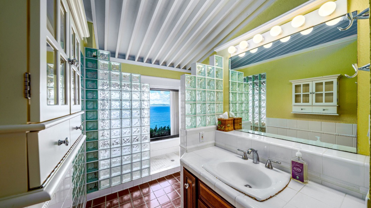 Photo of Bathroom in Estate Lovenlund