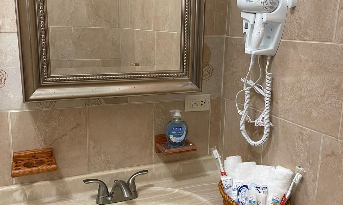 Photo of Bathroom in Estate Barren Spot 2