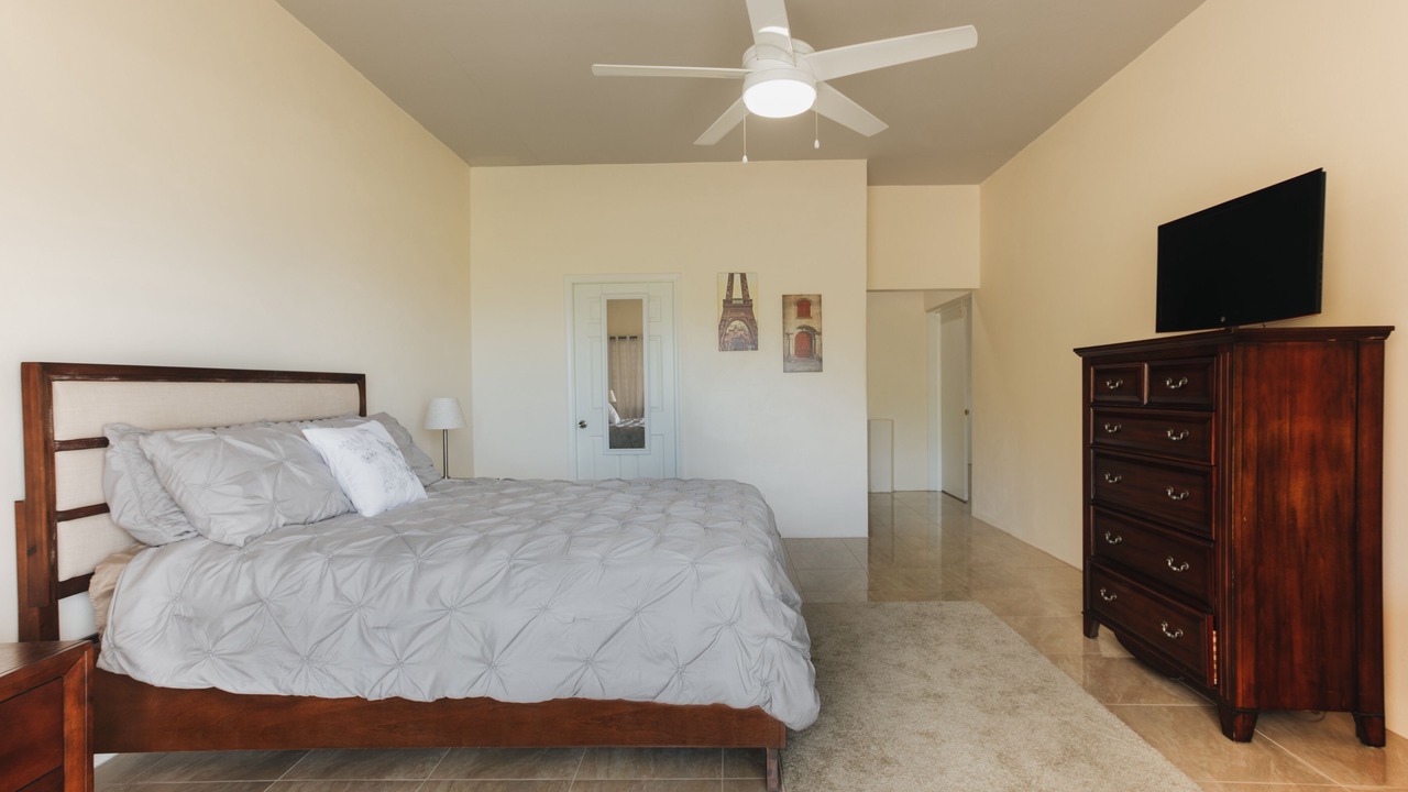 Photo of Bedroom in Estate Mount Welcome