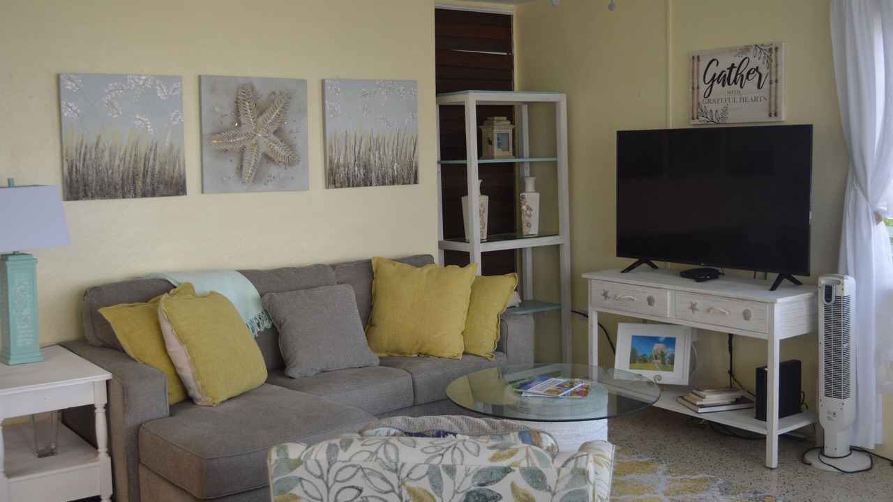 Photo of Livingroom in Orange Grove