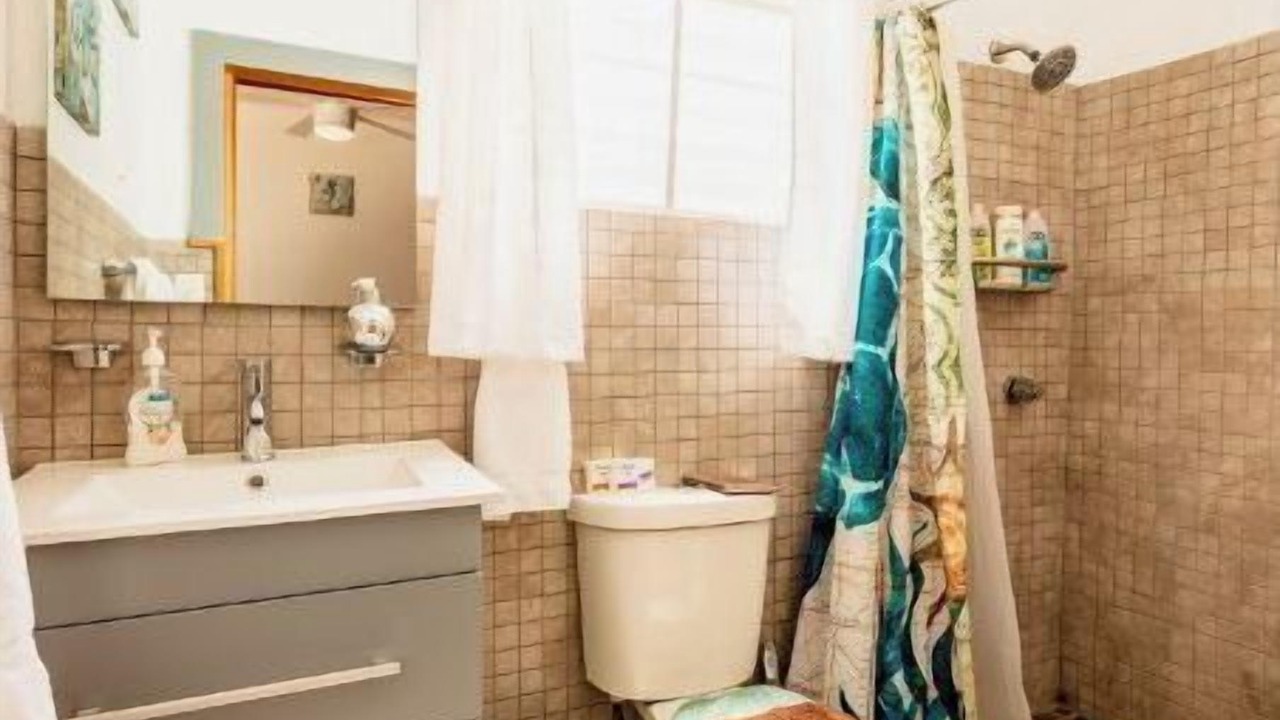 Photo of Bathroom in Estate Hull