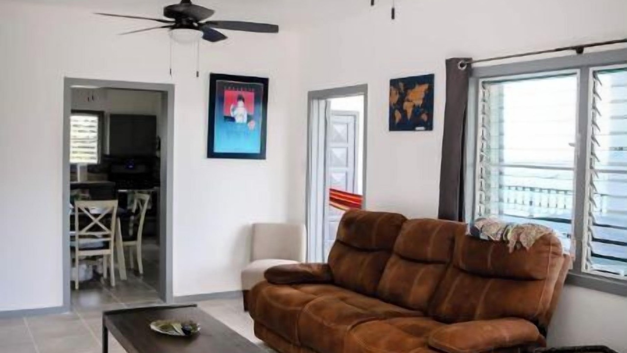 Photo of Livingroom in Estate Hull