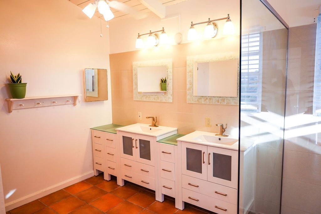 Photo of Bathroom in Estate Hermon Hill