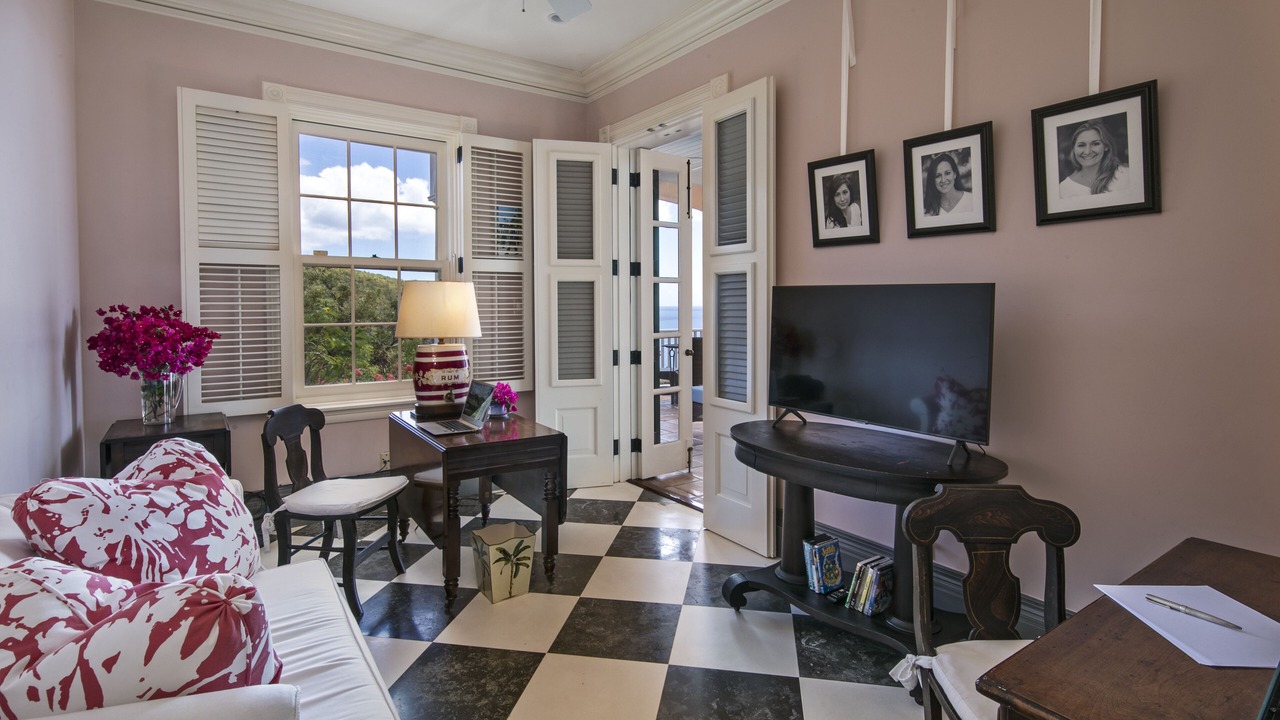 Photo of Livingroom in Estate Little Saint Thomas