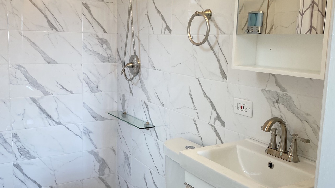 Photo of Bathroom in Caret Bay