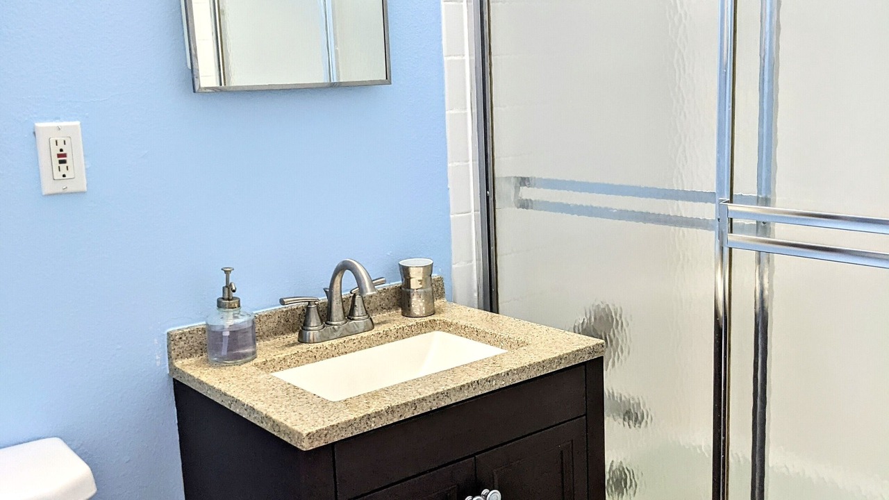 Photo of Bathroom in Estate Golden Rock