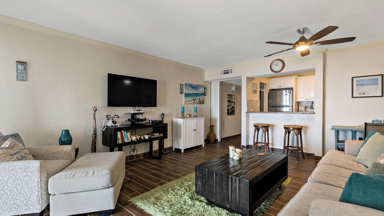 Photo of Livingroom in Estate Golden Rock