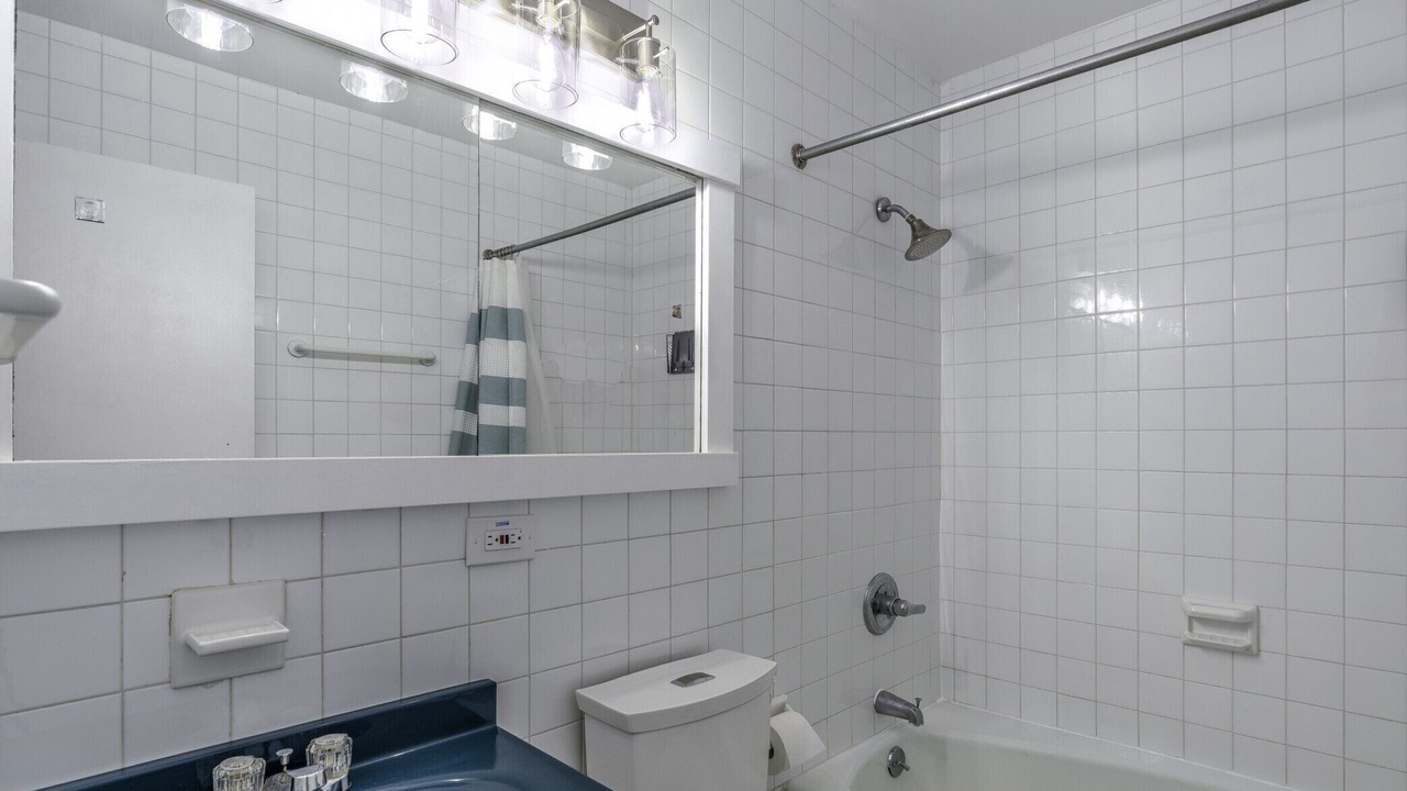 Photo of Bathroom in Red Hook