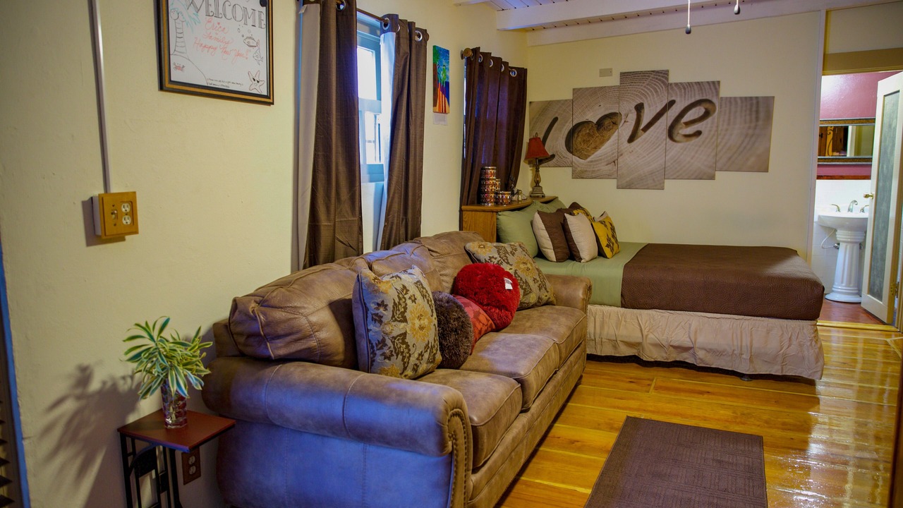Photo of Livingroom in Estate Queens Quarter