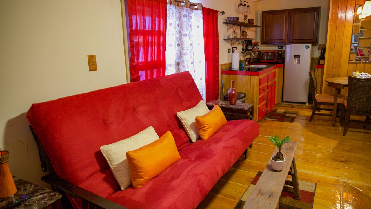 Photo of Livingroom in Estate Queens Quarter