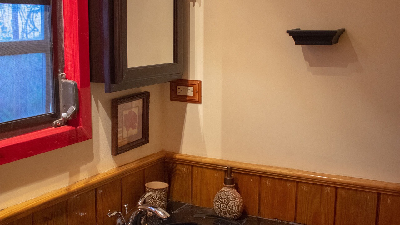 Photo of Bathroom in Estate Queens Quarter